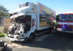 V pondělí 3.7.2017, se stala dopravní nehoda dvou nákladních vozidel u obce Spytihněv na Zlínsku. Na místě zasahovaly dvě jednotky hasičů. Zraněného řidiče museli hasiči z kabiny havarovaného vozidla vyprostit