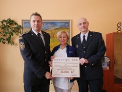 Jeseničtí hasiči prodávali charitativní punč