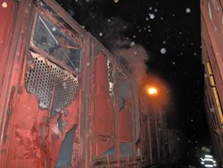 Na hradeckém nádraží hořel železniční nákladní vůz