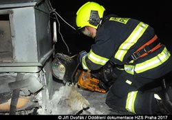 Zařízení COBRA pomohlo hasičům z Centrály při požáru v okolí vzduchotechniky na střeše hotelu