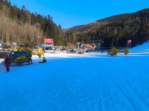 Srážka na svahu skončila leteckým transportem