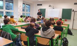Hasiči tradičně besedovali v základní škole v Přelouči