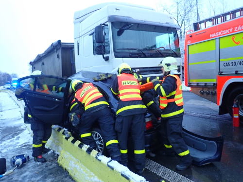 Hasiči zasahovali u tragické nehody v Havířově