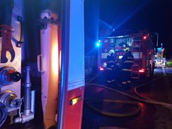 Požár členitého rodinného domu ve Slezské Ostravě s velkou škodou