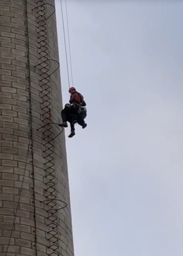 Hasiči v akci: Dramatická záchrana na komíně