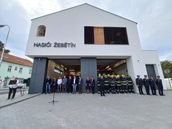 Žebětínští hasiči slavnostně otevřeli novou zbrojnici
