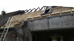 Na Hodonínsku hořela střecha domu