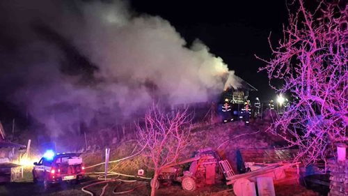 Rozsáhlý požár zničil hospodářskou budovu