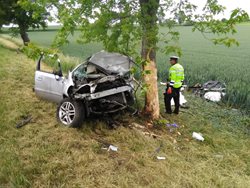 Dopravní nehoda osobního auta u Vrbic okres Litoměřice