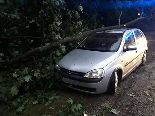 Zvýšený počet výjezdů zaznamenali liberečtí hasiči v souvislosti se silným deštěm a bouřkami