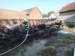 Požár kůlny v Lovčicích způsobil škodu odhadem 200 tisíc korun