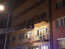 Pozor na padající sníh ze střech a rampouchy