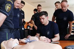 Jak zachránit život: Hasiči prošli intenzivním zdravotnickým školením
