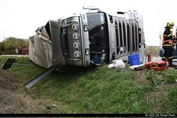Dopravní nehoda kamionu u Denětic