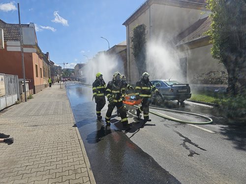 Únik čpavku v pivovaru: Záchranáři cvičili zásah v srdci Rakovníka
