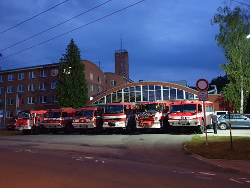 Odřad HZS Zlínského kraje odjel dnes do Hřenska. Aktualizace