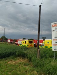 Střet vlaku a nákladního auta u Dobrotic na Kroměřížsku