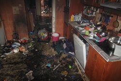 Oheň způsobil škodu v kuchyni rodinného domu.Příčinou požáru byla nedbalost.  