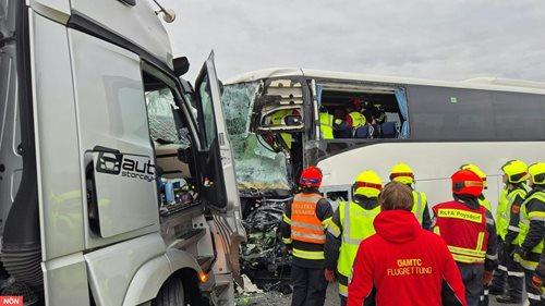 Tragická nehoda na A5 v Rakousku: Zasahovali i čeští hasiči