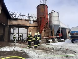 Druhý poplachový stupeň při požáru stodoly na Benešovsku
