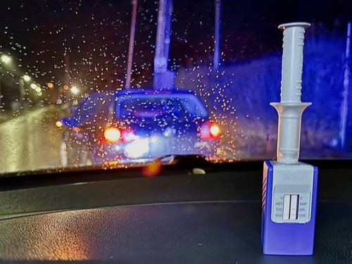 Řidič jel vozidlem ze strany na stranu testy odhalily přítomnost drog