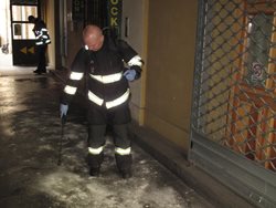 Útok kyselinou na Americké třídě v Plzni