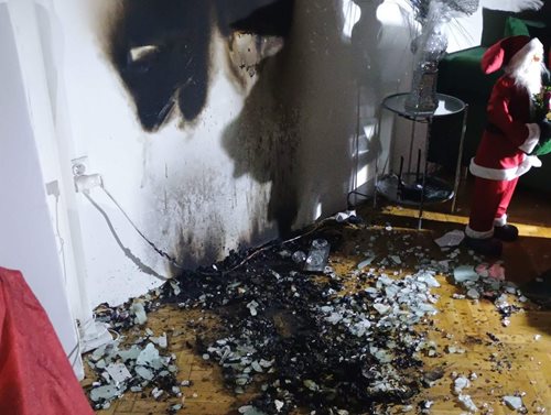Adventní požár způsobil zranění: Rychlý zásah zabránil tragédii