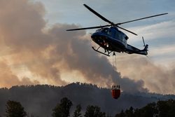 Leteckou hasičskou službu zajistí do poloviny září 4 vrtulníky