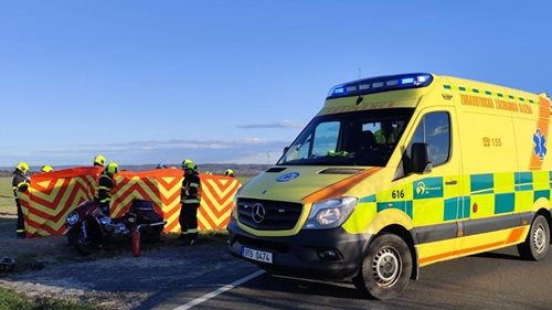 Nehoda motorkáře skončila tragédií