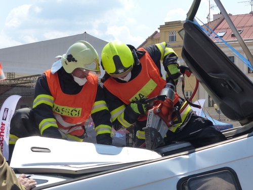 Hasiči ve Vyškově vyprošťovali zraněné VIDEO/FOTO