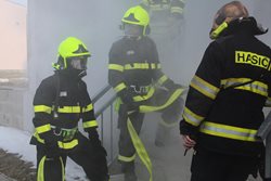 Ve Zbirohu cvičilo několik dobrovolných jednotek zásah na požár ve vnitřních prostorech