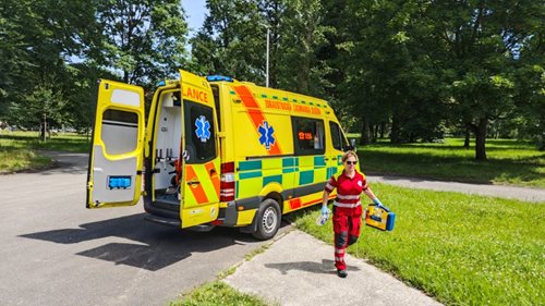 Tropické počasí zaměstnalo záchranáře. Ke kolapsům vyjížděli více než stokrát