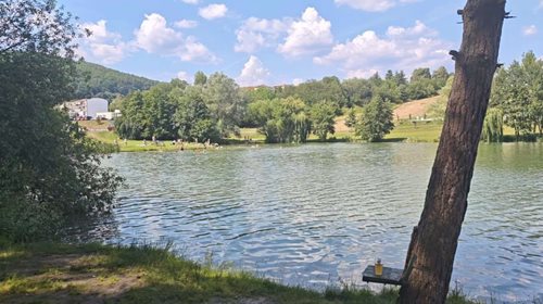 Skočil z vodního šlapadla a už se nevynořil. Tragédie u přehrady připomíná rizika letní sezóny