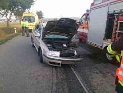 Dopravní nehoda dvou aut u Mutěnic si v ranních hodinách vyžádala tři zraněné