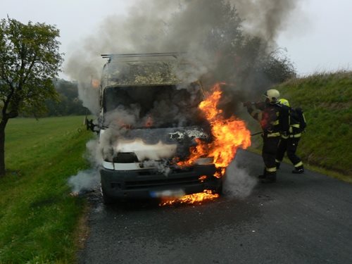 Požár dodávky u Kejnic