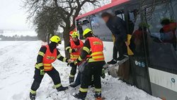 Dopoledne hasiči zasahovali u nehod