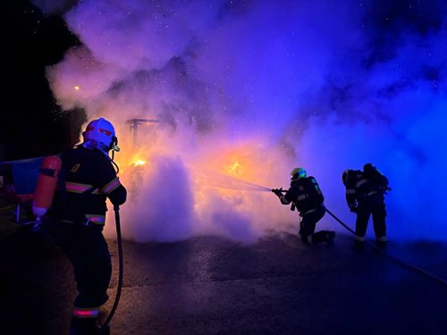 Traktor zničil rozsáhlý požár, škoda přesáhla půl milionu korun