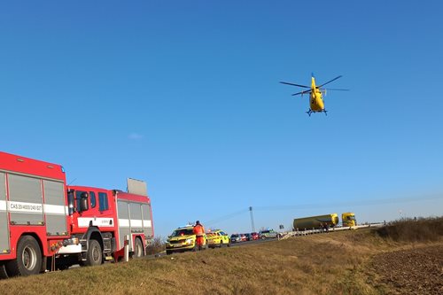 Hasiči vyprošťovali zraněné řidiče osobních aut u Břeclavi i u Pohořelic