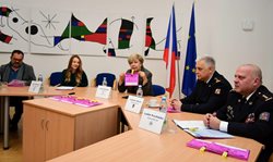 Červená obálka pomůže  osamoceným jihočeským seniorům při ohrožení života či zdraví
