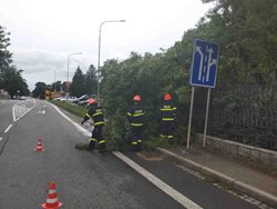 V souvislosti s bouřkami jsme řešili přes dvě desítky událostí