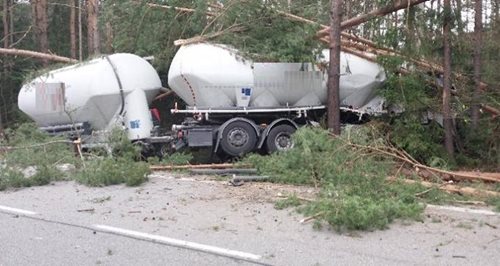 Nehoda nákladní soupravy uzavřela důležitý sjezd