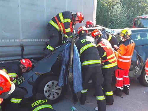 Provoz na dálnici zastavila vážná nehoda