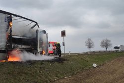Na Znojemsku hořel kamion
