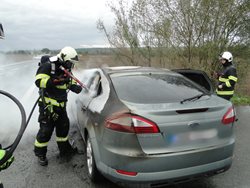 Požáry osobních vozidel a jak se při nich zachovat?