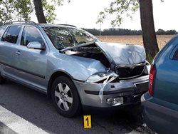 Dopravní nehoda dvou osobních automobilů