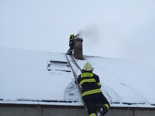 Evidujeme již více než dvacet případů požárů sazí v komíně