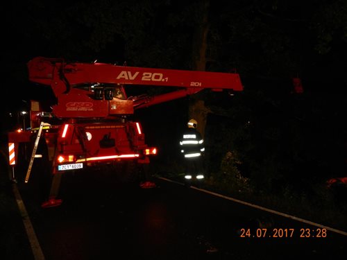 Táborští hasiči vytahovali z rybníka u Turovce Felicii