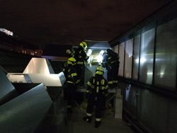 Požár vzduchotechniky způsobily mastné usazeniny v klimatizaci, škoda je 500 tis. Kč
