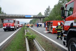 FOTOGALERIE Tragická nehoda ochromila provoz na brněnské dálnici u Hrusic