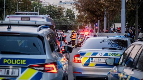 Ozbrojená hrozba ochromila město